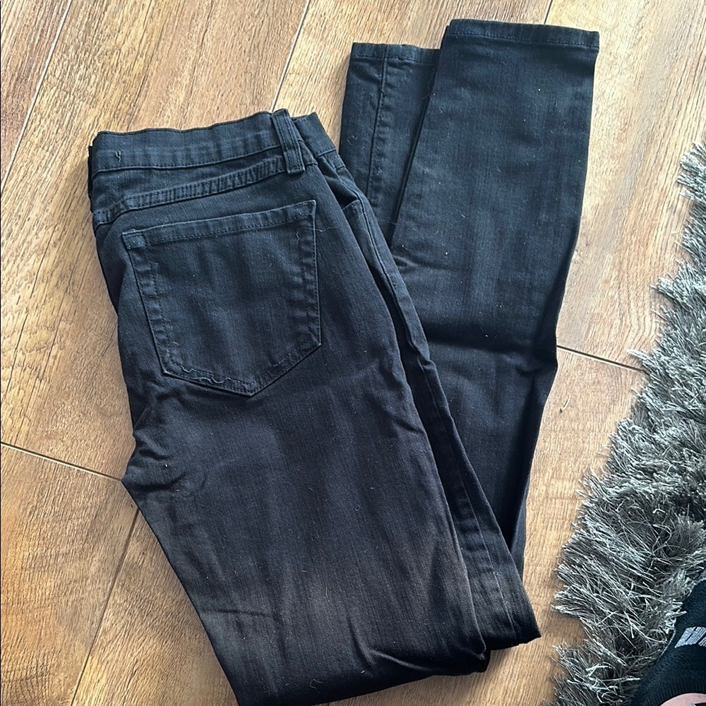 Black Skinny Jeans Sleek Modern Design